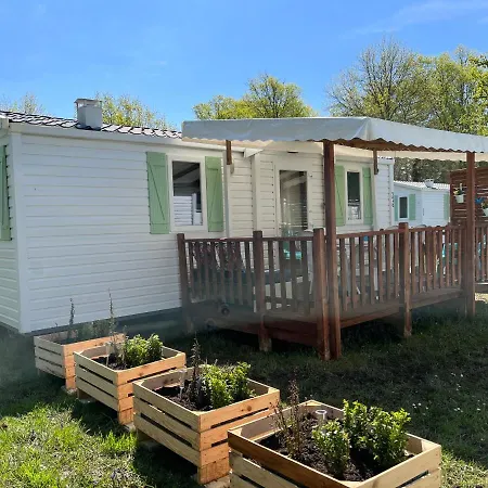 Mobil-home Climatisé Avec Piscine * Aureilhan (Landes)