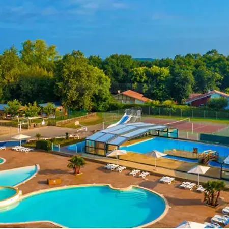 Mobil-home Climatisé Avec Piscine Chalet
